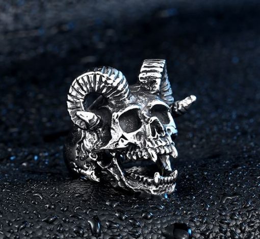 Deadly Horn Skull